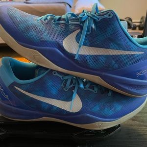 Kobe 8 Blue Glow